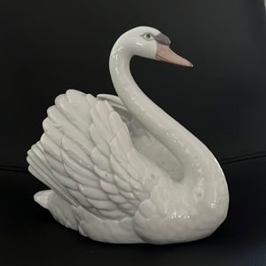Llardo’ Swan
